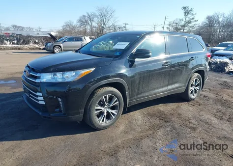 2017 Toyota Highlander Le z USA, uszkodzony, nr VIN 5TDBZRFH7HS371827
